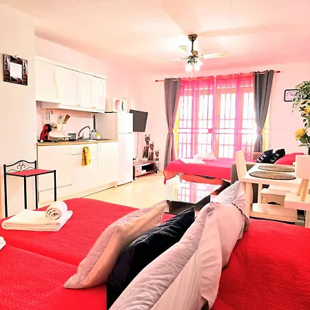 Sunny Breeze Apartment *